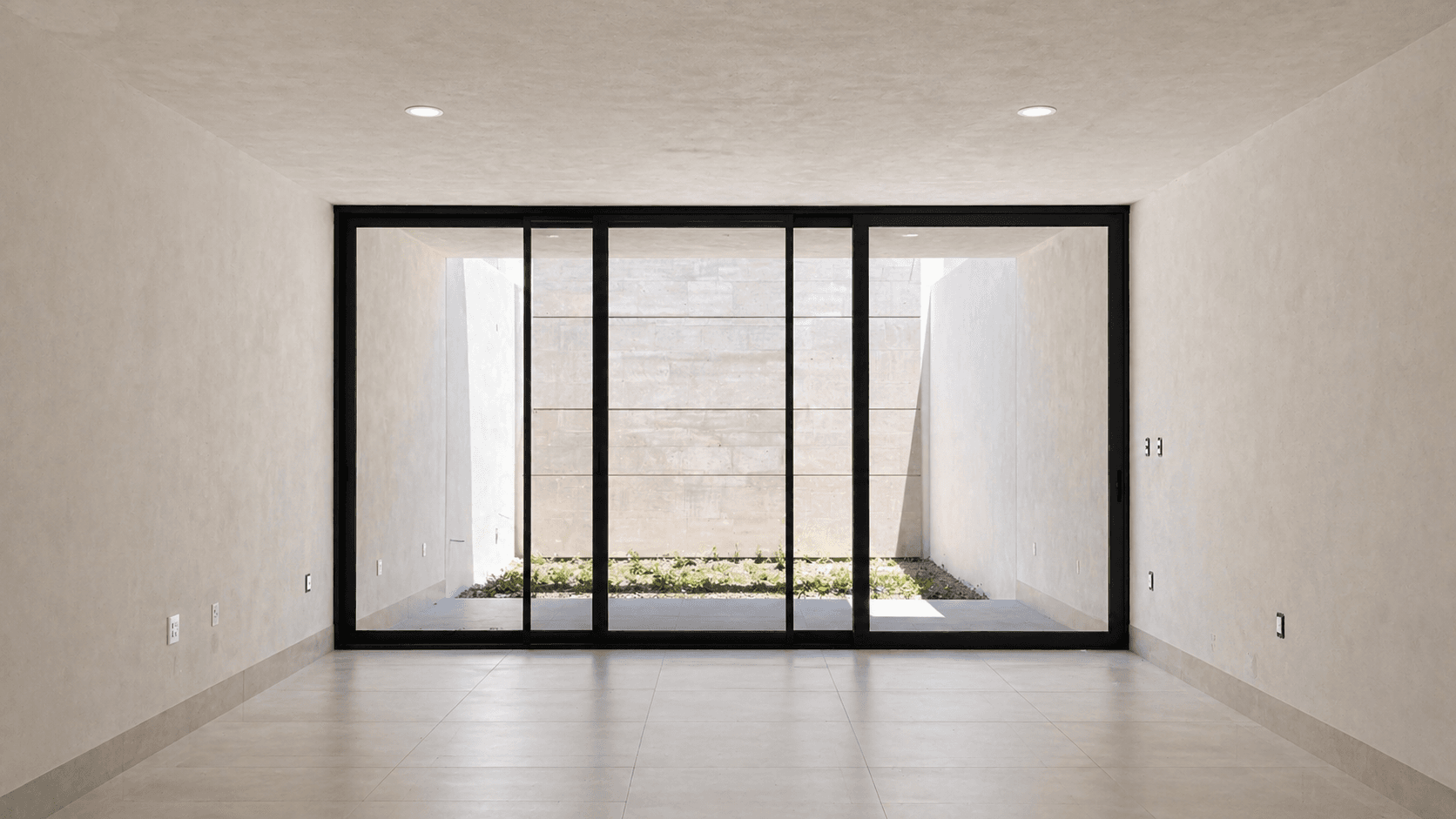 Casa Conspiración 2 — Valle del Maíz, San Miguel de Allende — photo 4 — luminous courtyard, contemporary minimalist design