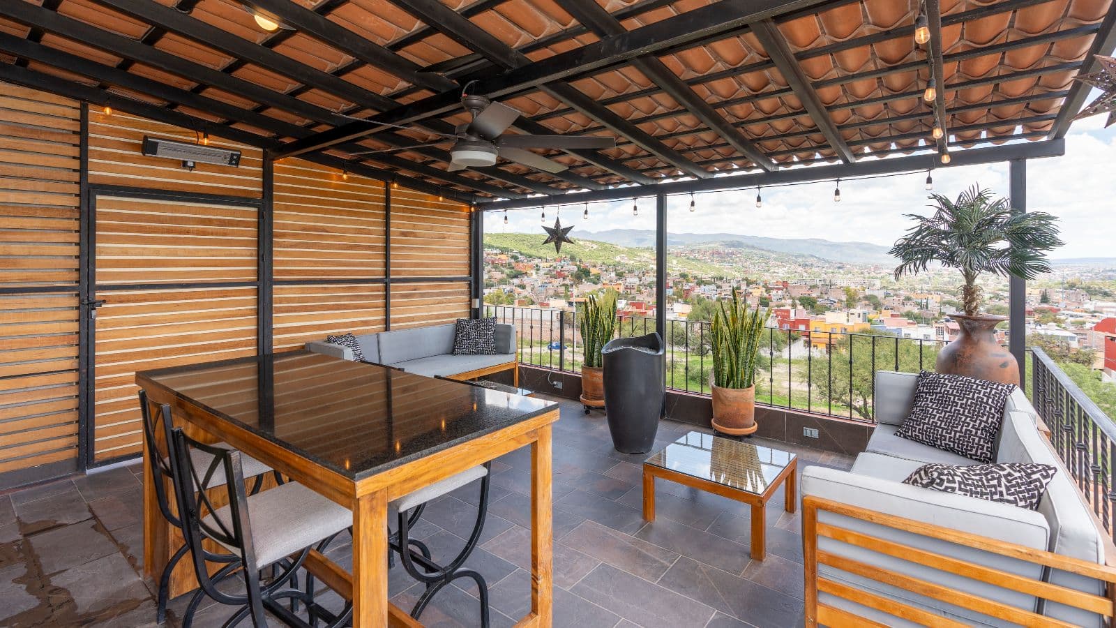 Casa de Tomas — La Lomita, San Miguel de Allende — photo 19 — panoramic valley views, sophisticated outdoor entertaining
