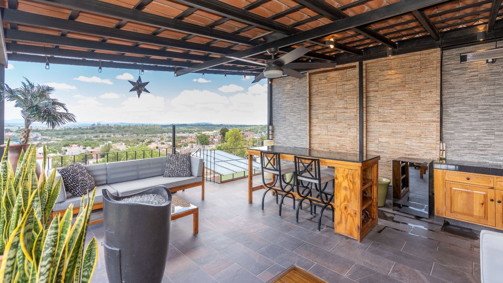 Casa de Tomas — La Lomita, San Miguel de Allende — photo 21 — panoramic vistas, sophisticated rooftop entertaining