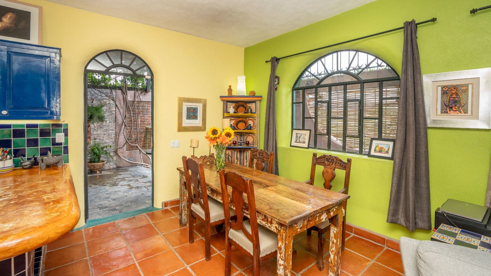 Casa de Tomas — La Lomita, San Miguel de Allende — photo 8 — vibrant colonial dining with authentic charm
