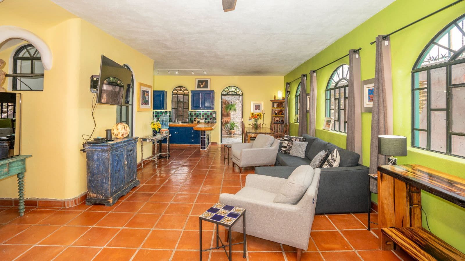 Casa de Tomas — La Lomita, San Miguel de Allende — photo 5 — vibrant colonial living, abundant natural light