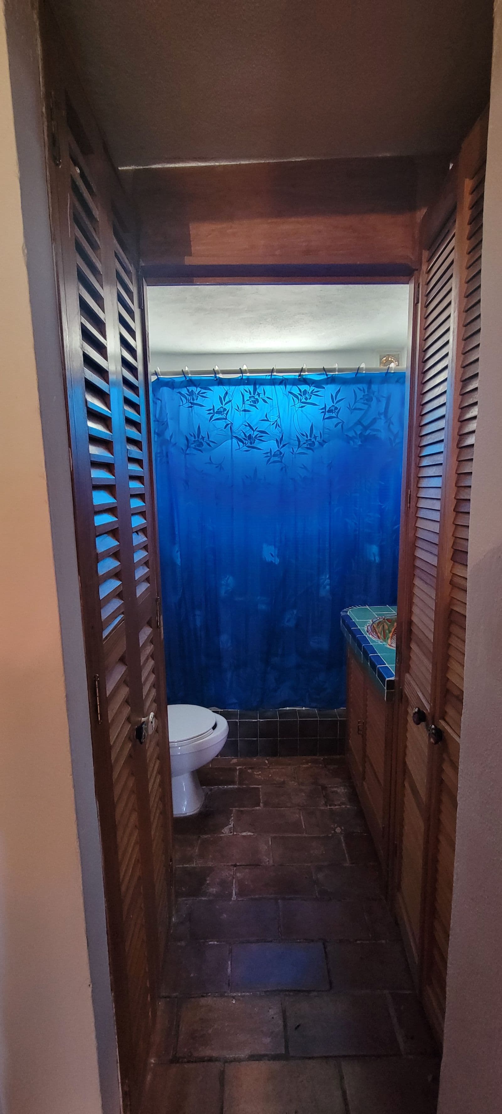 Casa Tucevich — El Obraje, San Miguel de Allende — photo 11 — charming traditional bathroom with character