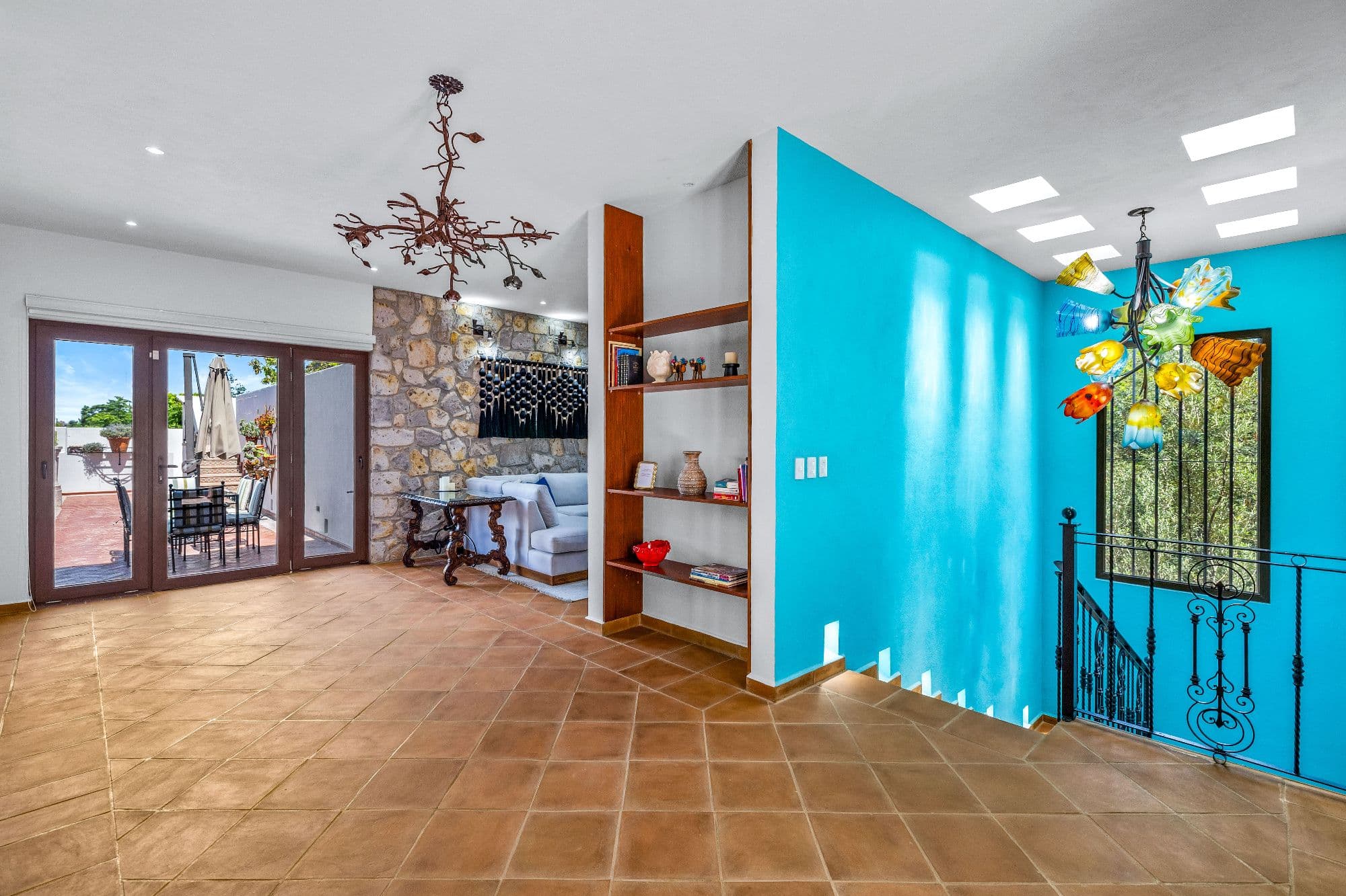 Casa de Gracias — Centro, San Miguel de Allende — photo 7 — vibrant contemporary living with architectural character