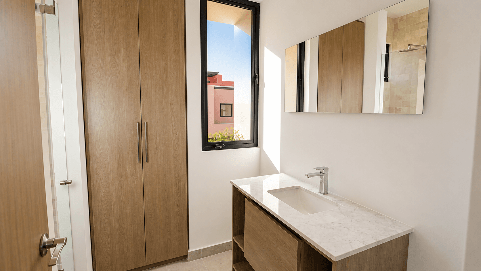 Penthouse Punta del Cielo — La Lejona, San Miguel de Allende — photo 5 — contemporary spa-inspired master bath