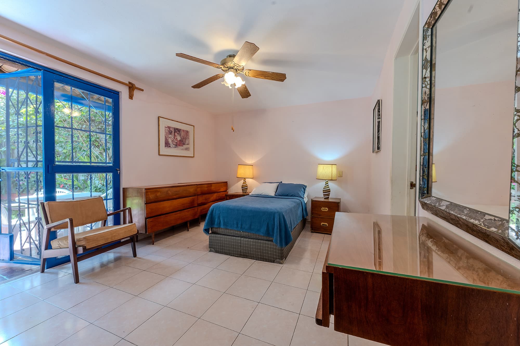 Casa Actriz — La Lejona, San Miguel de Allende — photo 7 — spacious bedroom, vibrant colonial charm