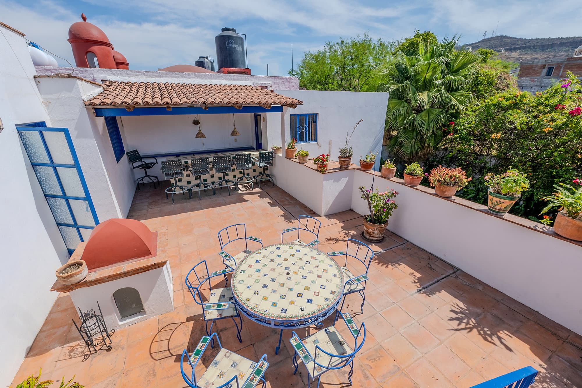 Casa Actriz — La Lejona, San Miguel de Allende — photo 9 — charming rooftop terrace, vibrant mexican style