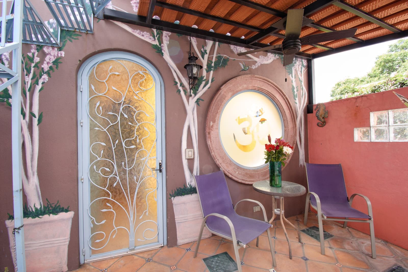Casa Colores — Guadalupe, San Miguel de Allende — photo 7 — charming covered terrace, artistic architectural details