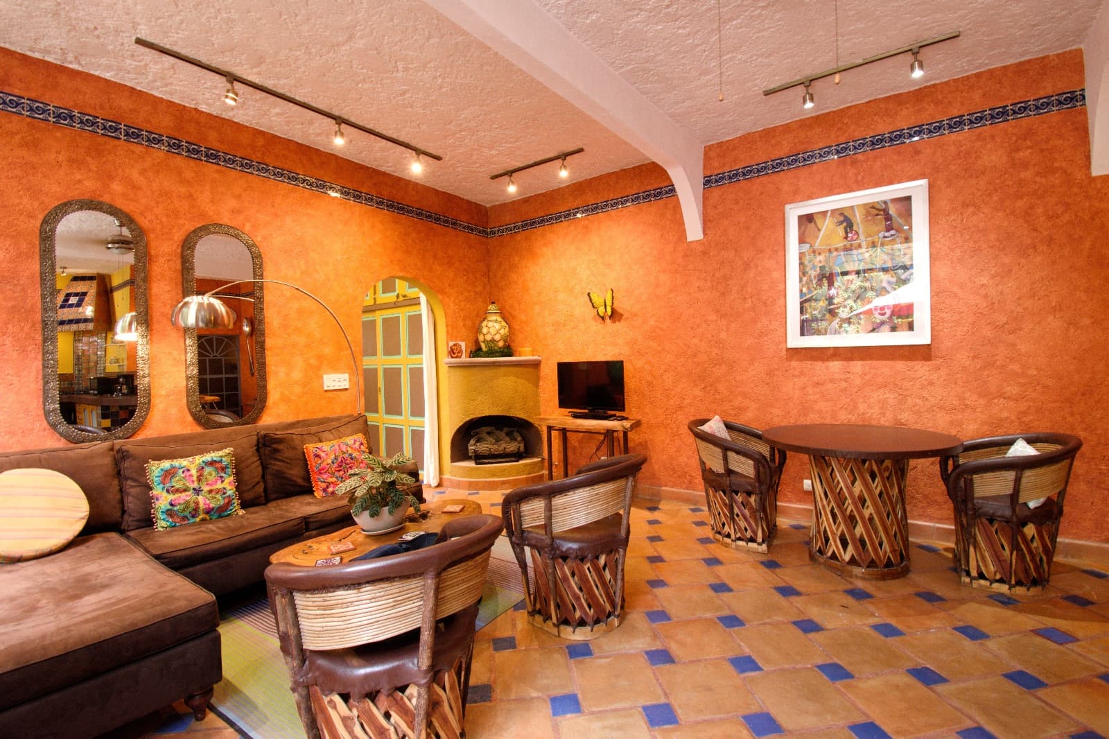 Casa Colores — Guadalupe, San Miguel de Allende — photo 14 — vibrant colonial lounge with authentic charm
