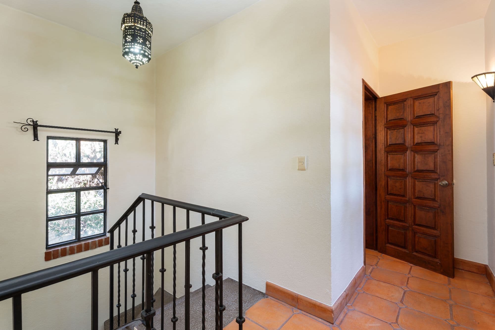 Casa Hidden Nook — San Antonio, San Miguel de Allende — photo 18 — authentic stairwell with moorish charm