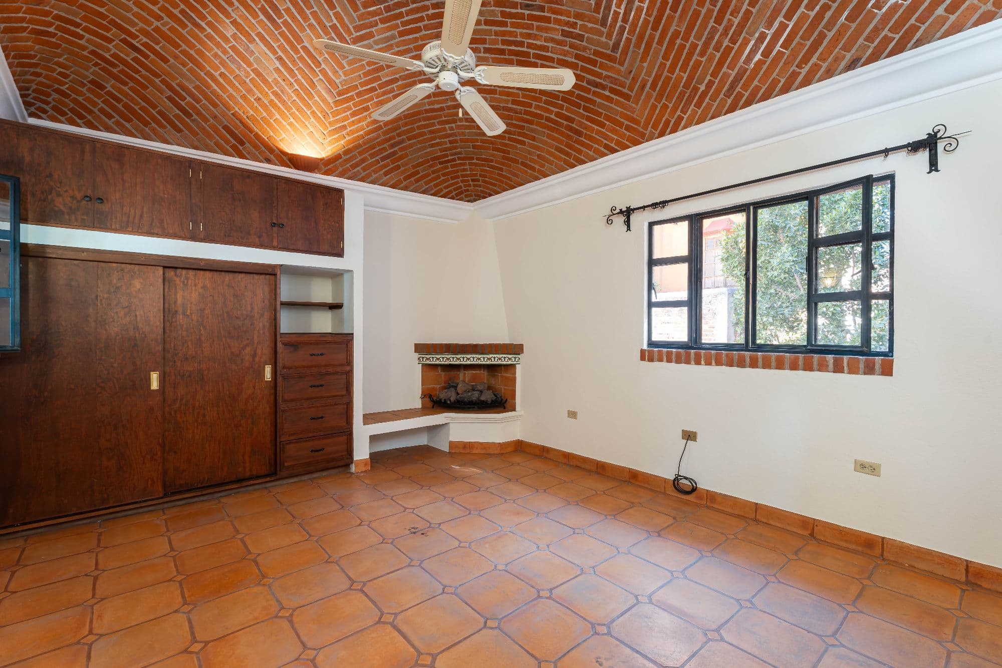 Casa Hidden Nook — San Antonio, San Miguel de Allende — photo 25 — rustic charm with soaring brick ceilings