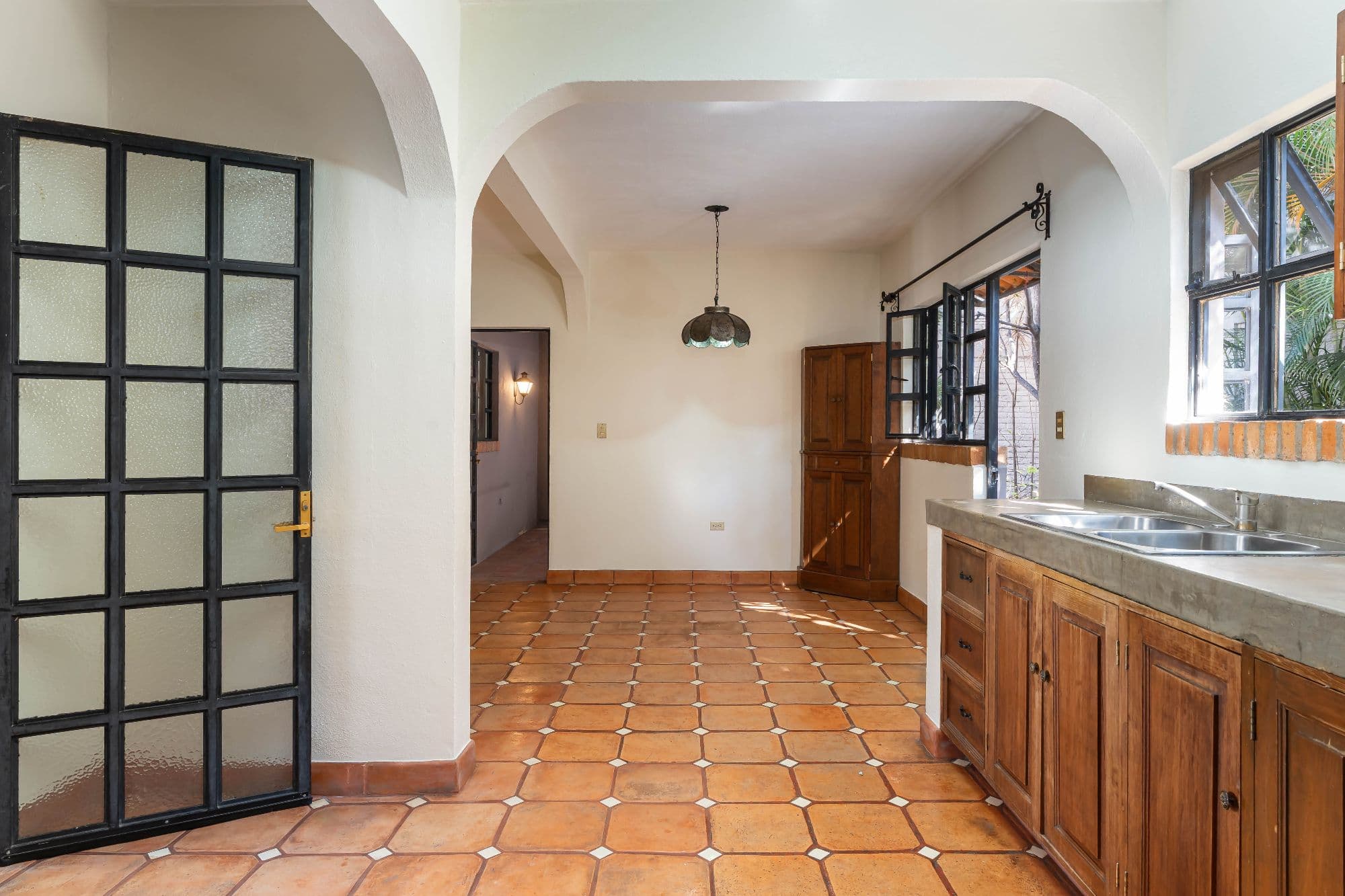 Casa Hidden Nook — San Antonio, San Miguel de Allende — photo 7 — sun-filled kitchen with traditional charm