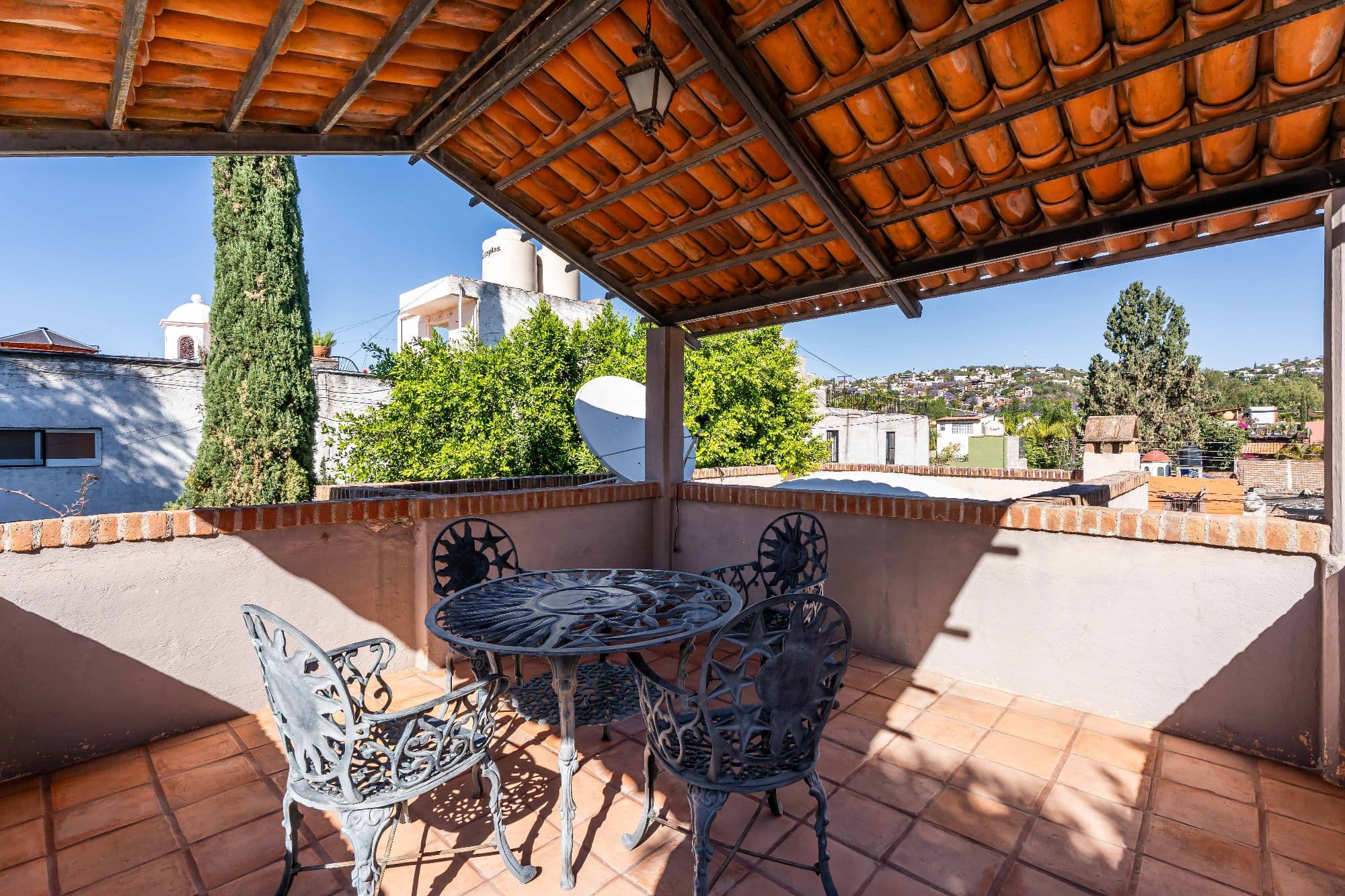 Casa Hidden Nook — San Antonio, San Miguel de Allende — photo 31 — charming rooftop terrace with panoramic views