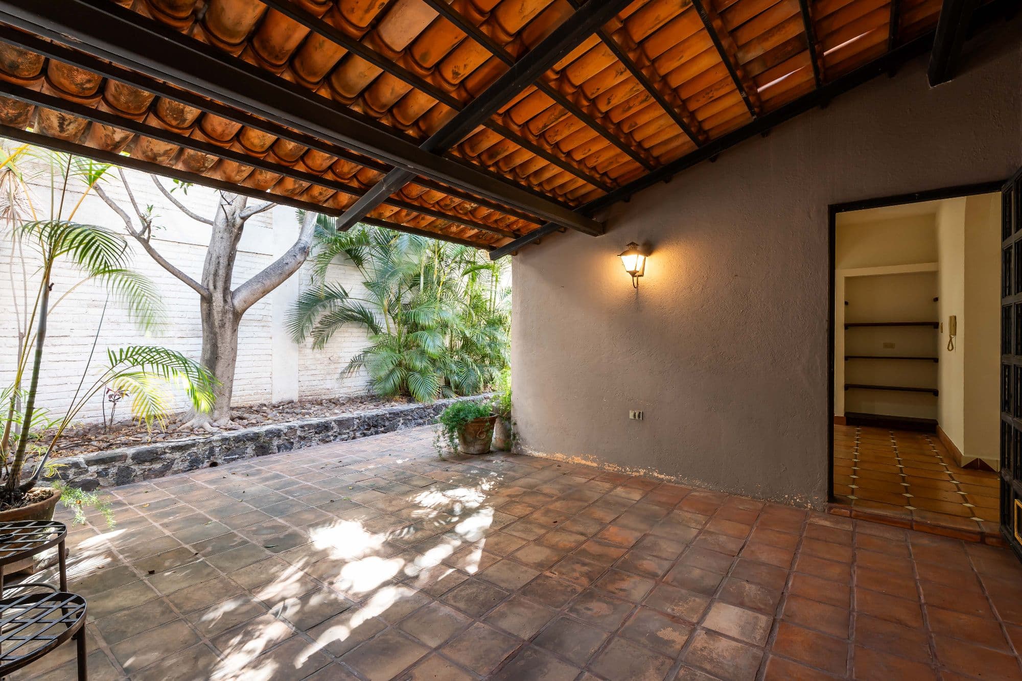 Casa Hidden Nook — San Antonio, San Miguel de Allende — photo 10 — covered terrace, dappled sunlight, tropical charm