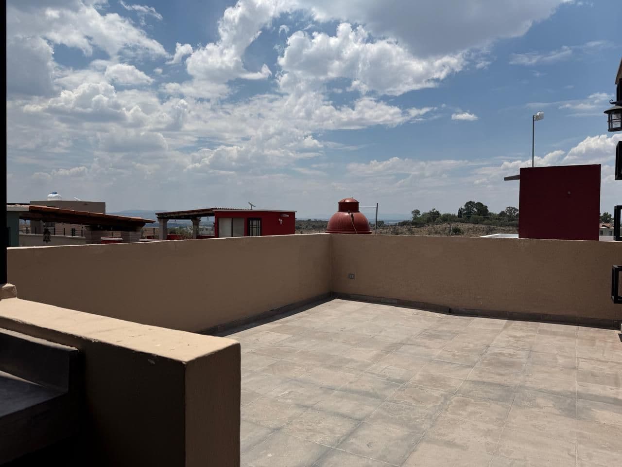 Vistas Del Capricho — El Capricho, San Miguel de Allende — photo 20 — expansive rooftop with panoramic valley views