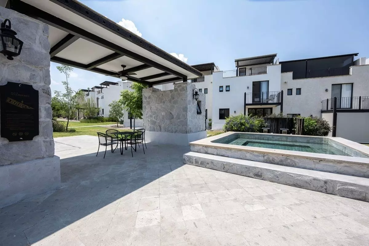 Casa Alegria — Atascadero (Arcos de San Miguel), San Miguel de Allende — photo 2 — contemporary courtyard oasis, architectural elegance