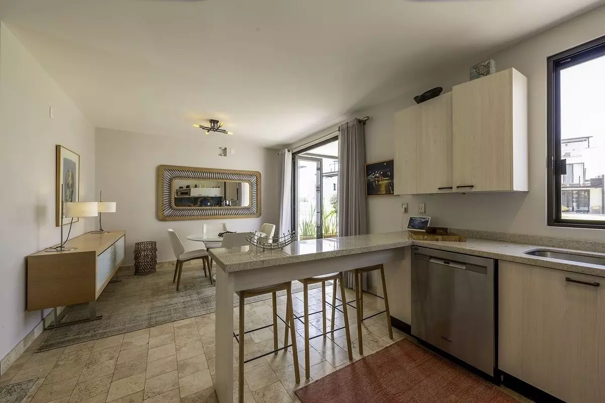 Casa Alegria — Atascadero (Arcos de San Miguel), San Miguel de Allende — photo 9 — contemporary kitchen with luminous interiors