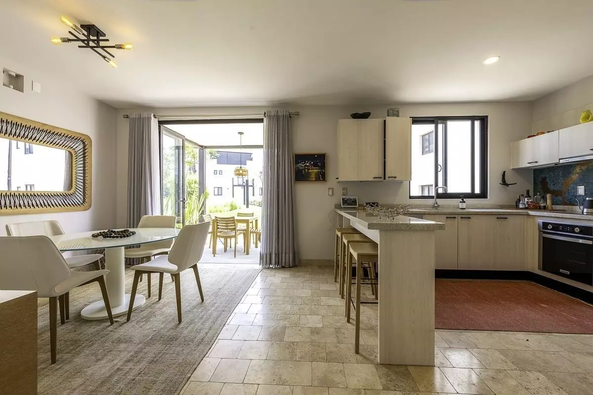 Casa Alegria — Atascadero (Arcos de San Miguel), San Miguel de Allende — photo 21 — luminous open-plan living, sophisticated elegance