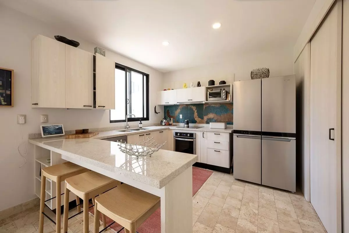 Casa Alegria — Atascadero (Arcos de San Miguel), San Miguel de Allende — photo 25 — contemporary kitchen with island elegance