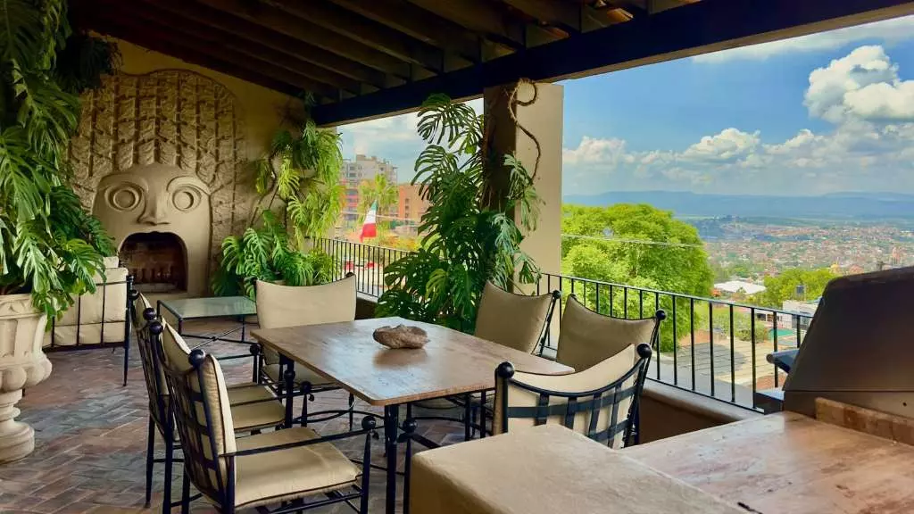 La Raiz De Las Nubes Los Balcones