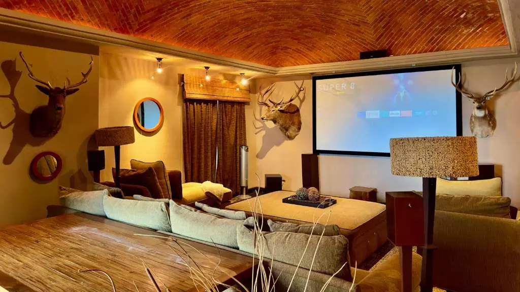 La Raiz De Las Nubes Los Balcones — Balcones, San Miguel de Allende — photo 2 — rustic luxury entertainment lounge