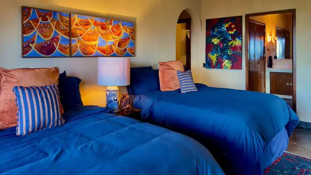 La Raiz De Las Nubes Los Balcones — Balcones, San Miguel de Allende — photo 6 — vibrant guest bedroom, artful color palette