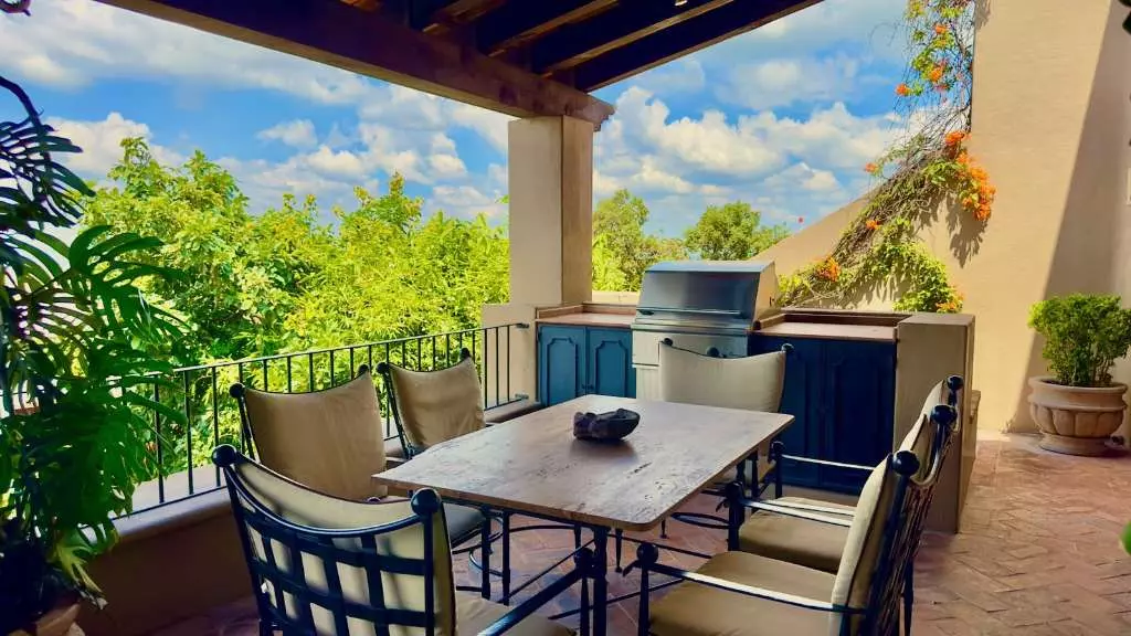 La Raiz De Las Nubes Los Balcones — Balcones, San Miguel de Allende — photo 15 — elegant alfresco entertaining space