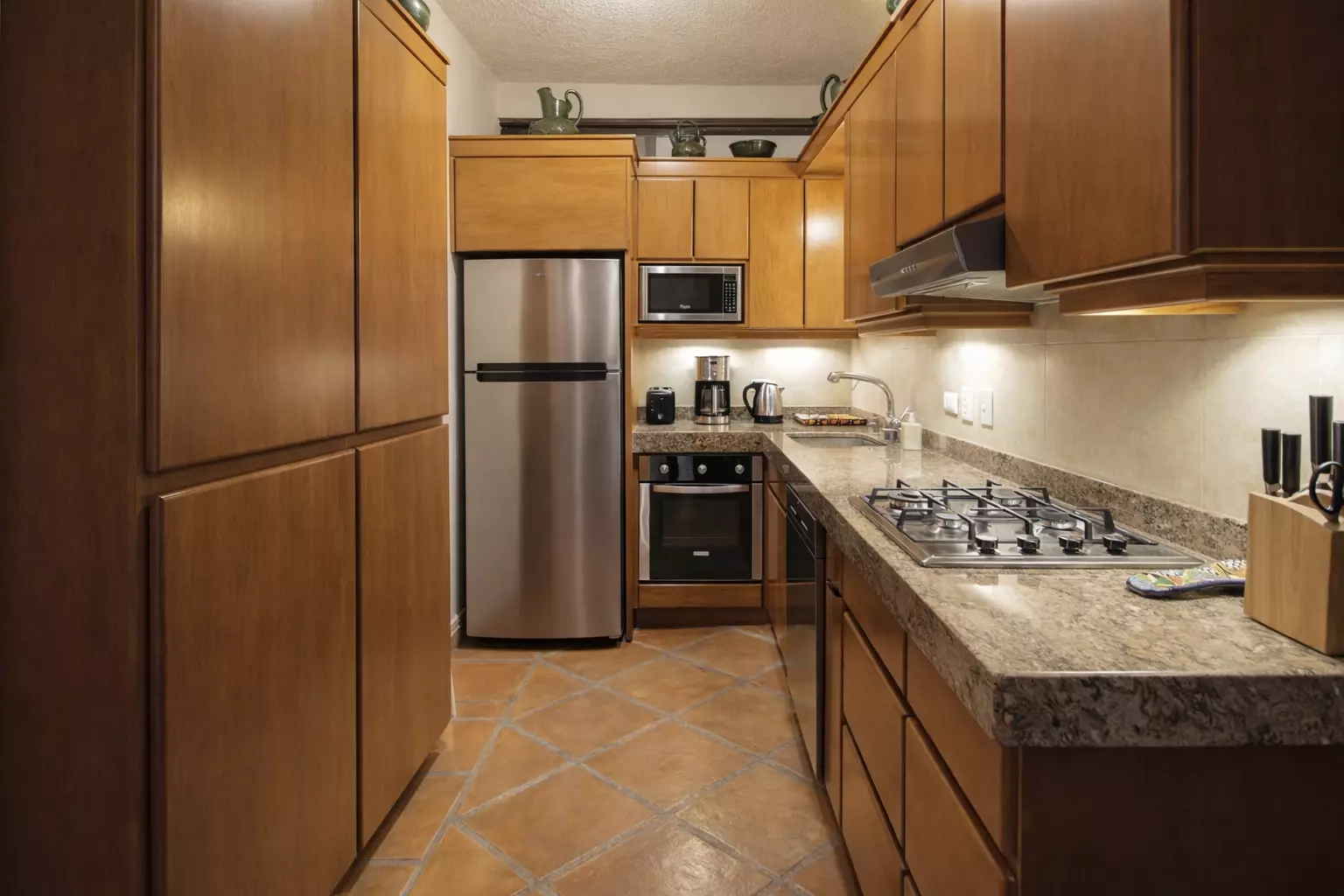 Casa San Antonio — San Antonio, San Miguel de Allende — photo 4 — warm, welcoming chef's kitchen