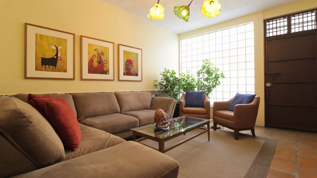 Casa San Antonio — San Antonio, San Miguel de Allende — photo 11 — sunlit living room with authentic character