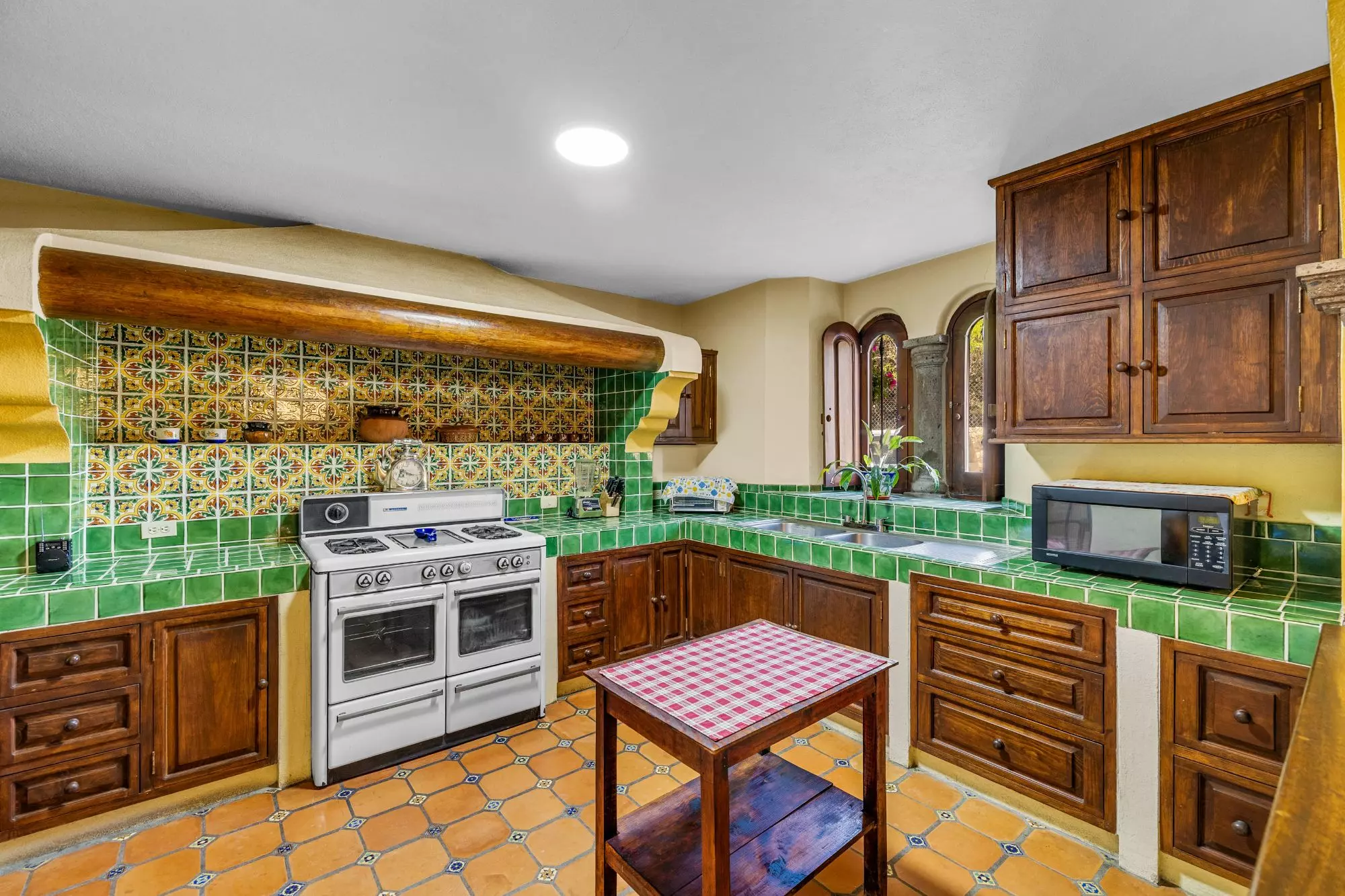 Casa Del Obraje — El Obraje, San Miguel de Allende — photo 7 — authentic colonial kitchen with artisanal tilework