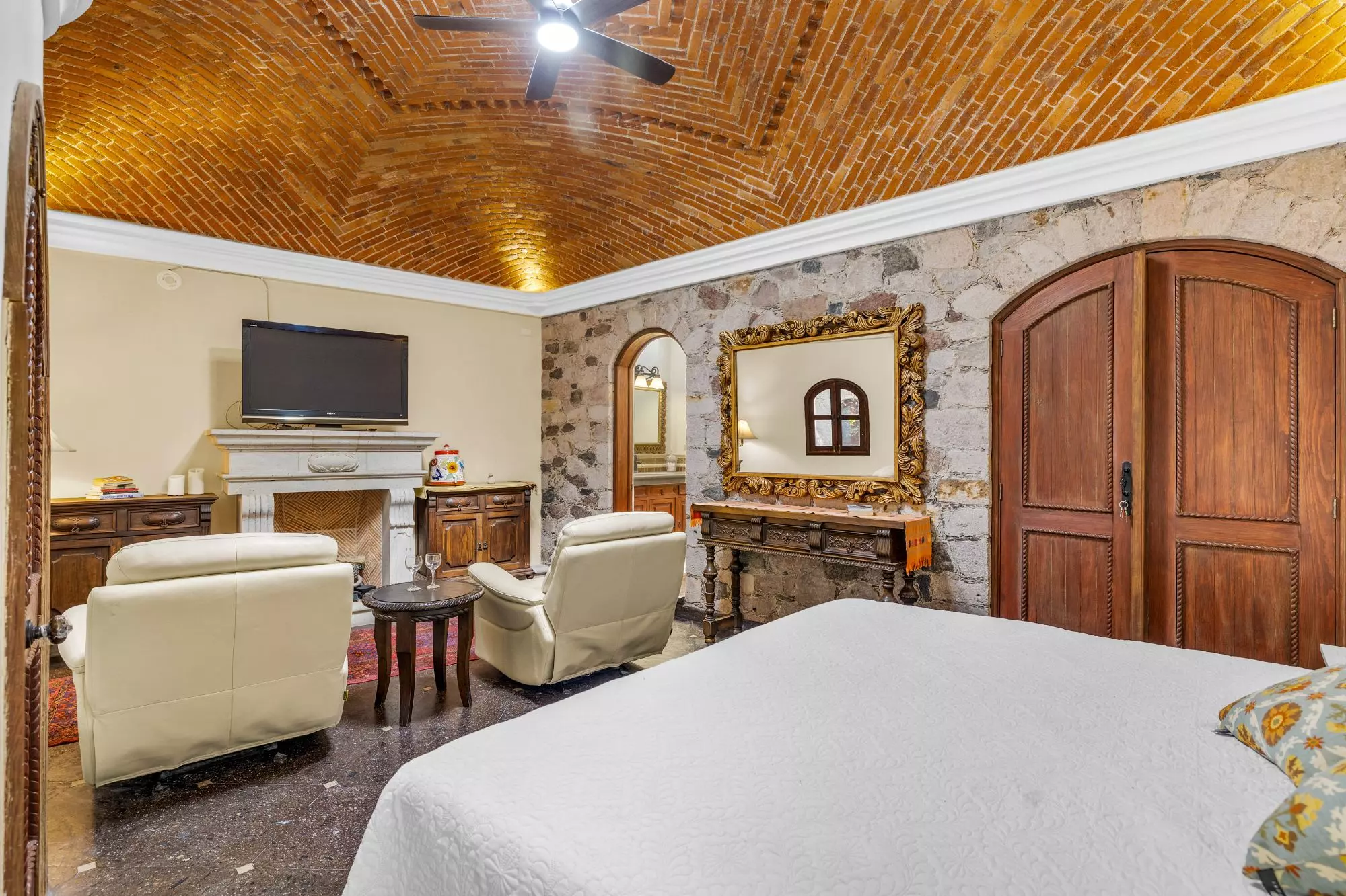 Casa Del Obraje — El Obraje, San Miguel de Allende — photo 4 — rustic elegance meets modern comfort