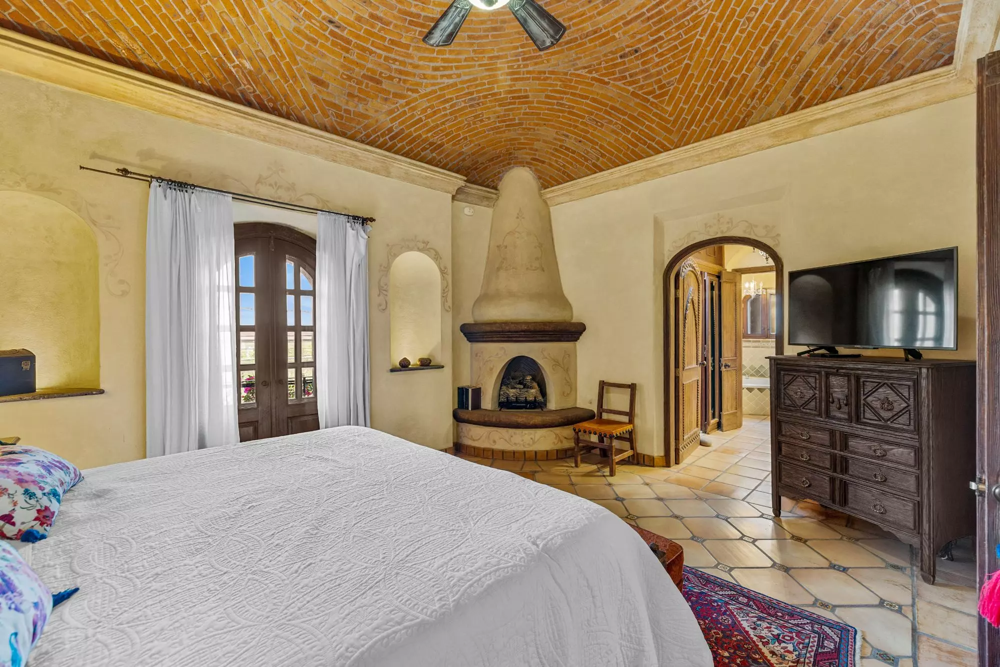 Casa Del Obraje — El Obraje, San Miguel de Allende — photo 25 — rustic elegance meets architectural charm