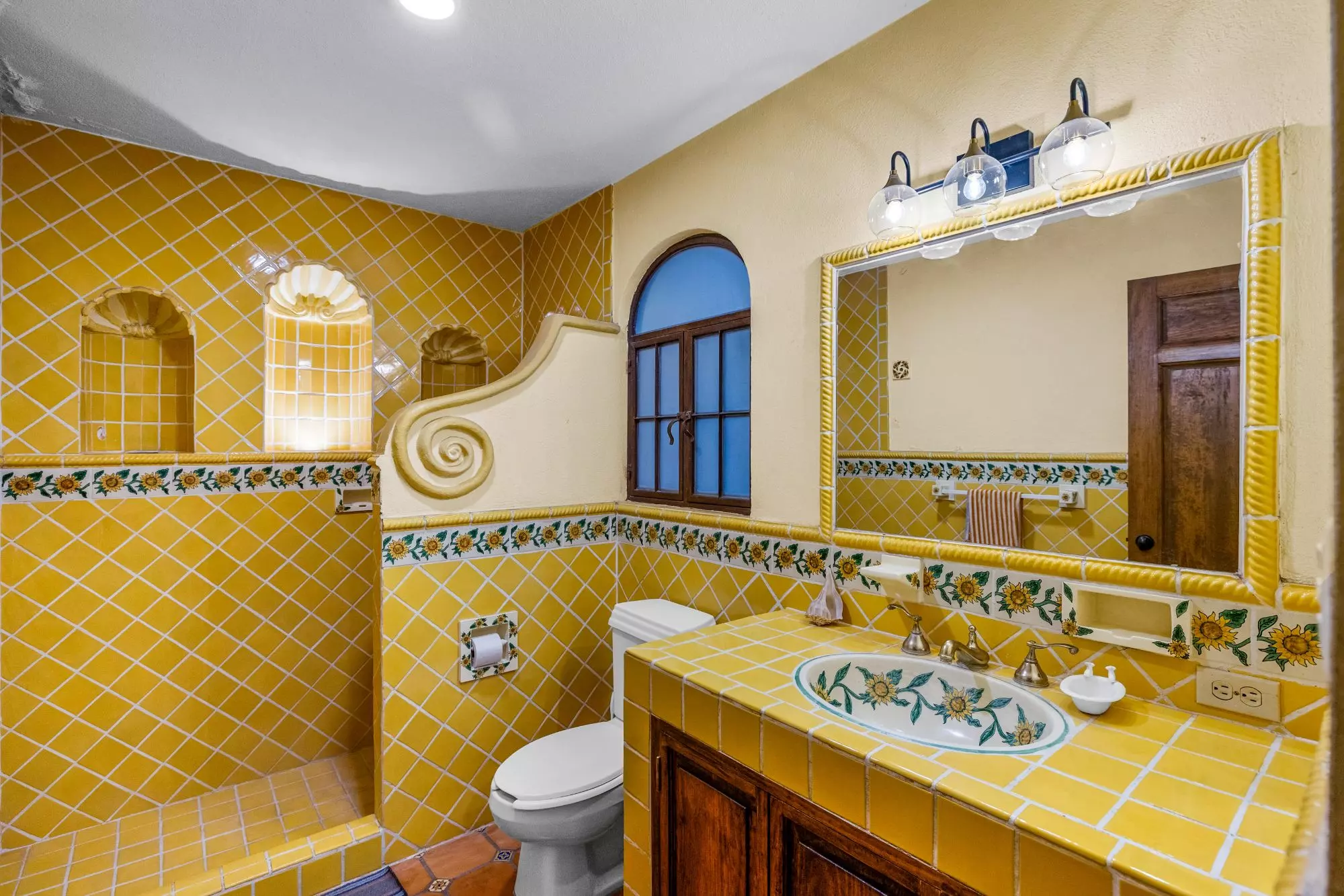 Casa Del Obraje — El Obraje, San Miguel de Allende — photo 9 — vibrant hand-painted colonial bathroom masterpiece