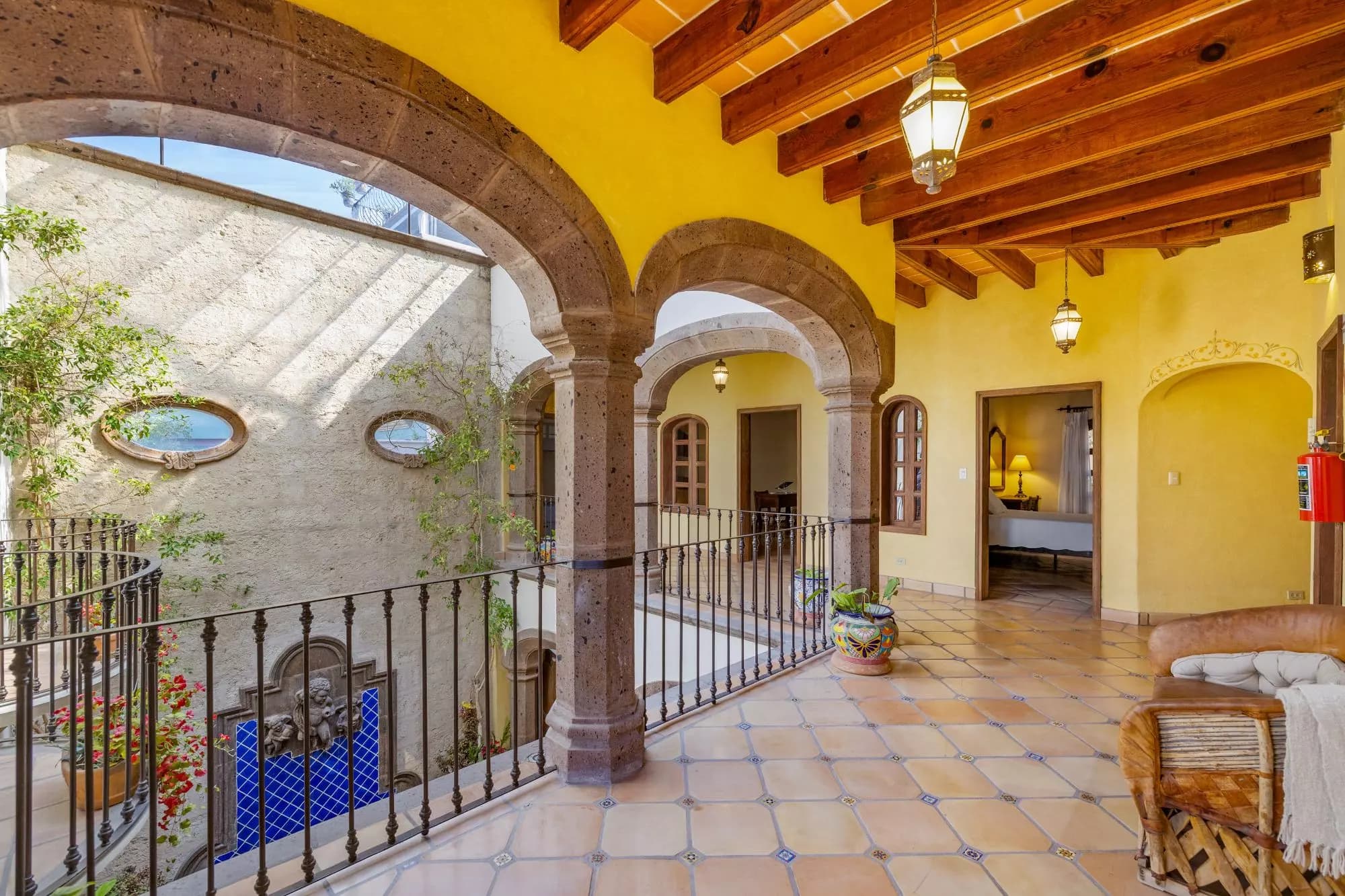 Casa Del Obraje — El Obraje, San Miguel de Allende — photo 31 — stunning colonial courtyard with soaring arches