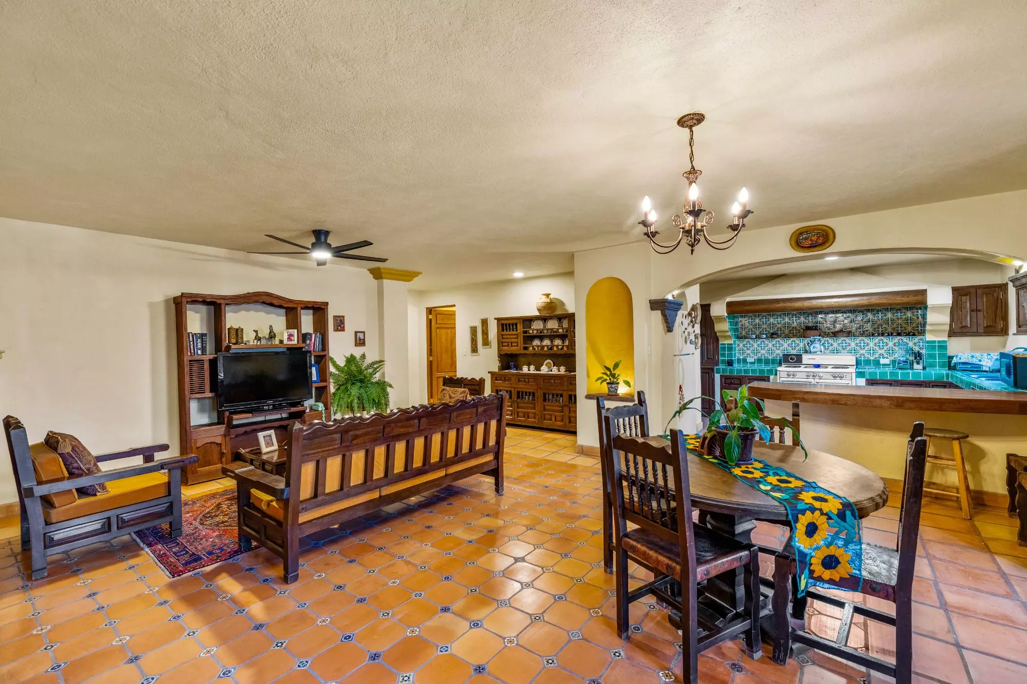 Casa Del Obraje — El Obraje, San Miguel de Allende — photo 5 — vibrant hacienda living with traditional charm