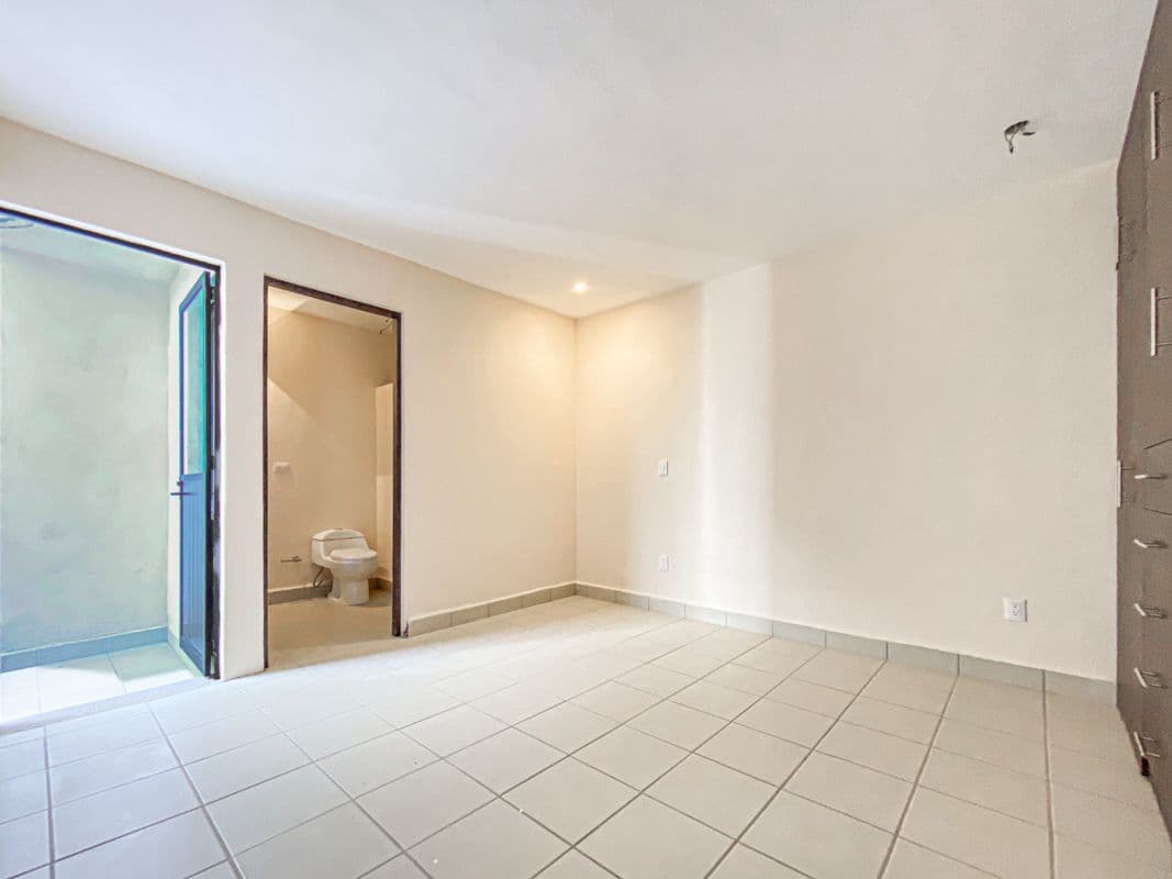 Casa Laura — Las Brisas, San Miguel de Allende — photo 12 — spacious, light-filled master suite