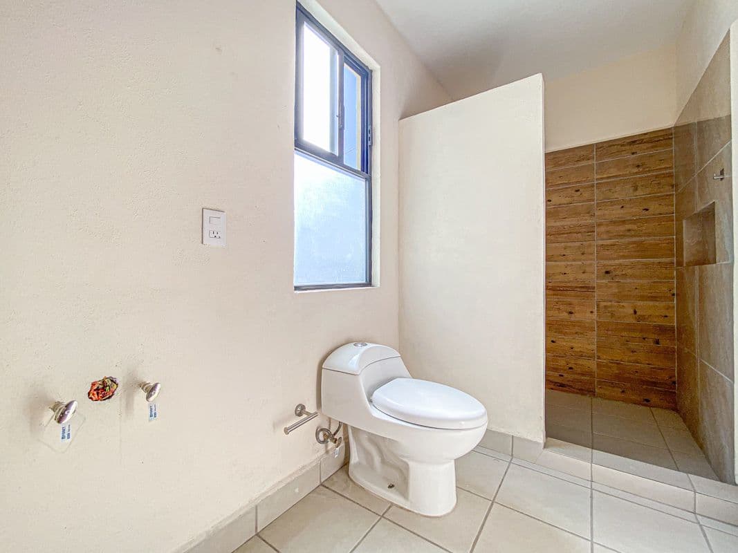 Casa Laura — Las Brisas, San Miguel de Allende — photo 20 — luminous spa-inspired ensuite bathroom