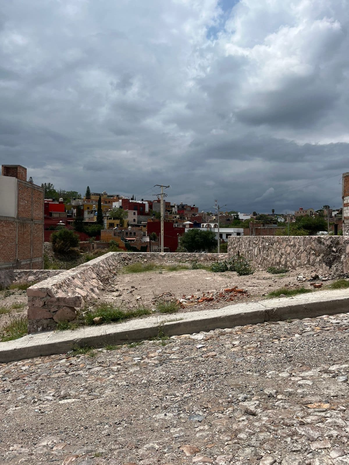 Terreno colonia San Rafael — San Rafael, San Miguel de Allende — photo 3 — expansive canvas with charming cityscape views