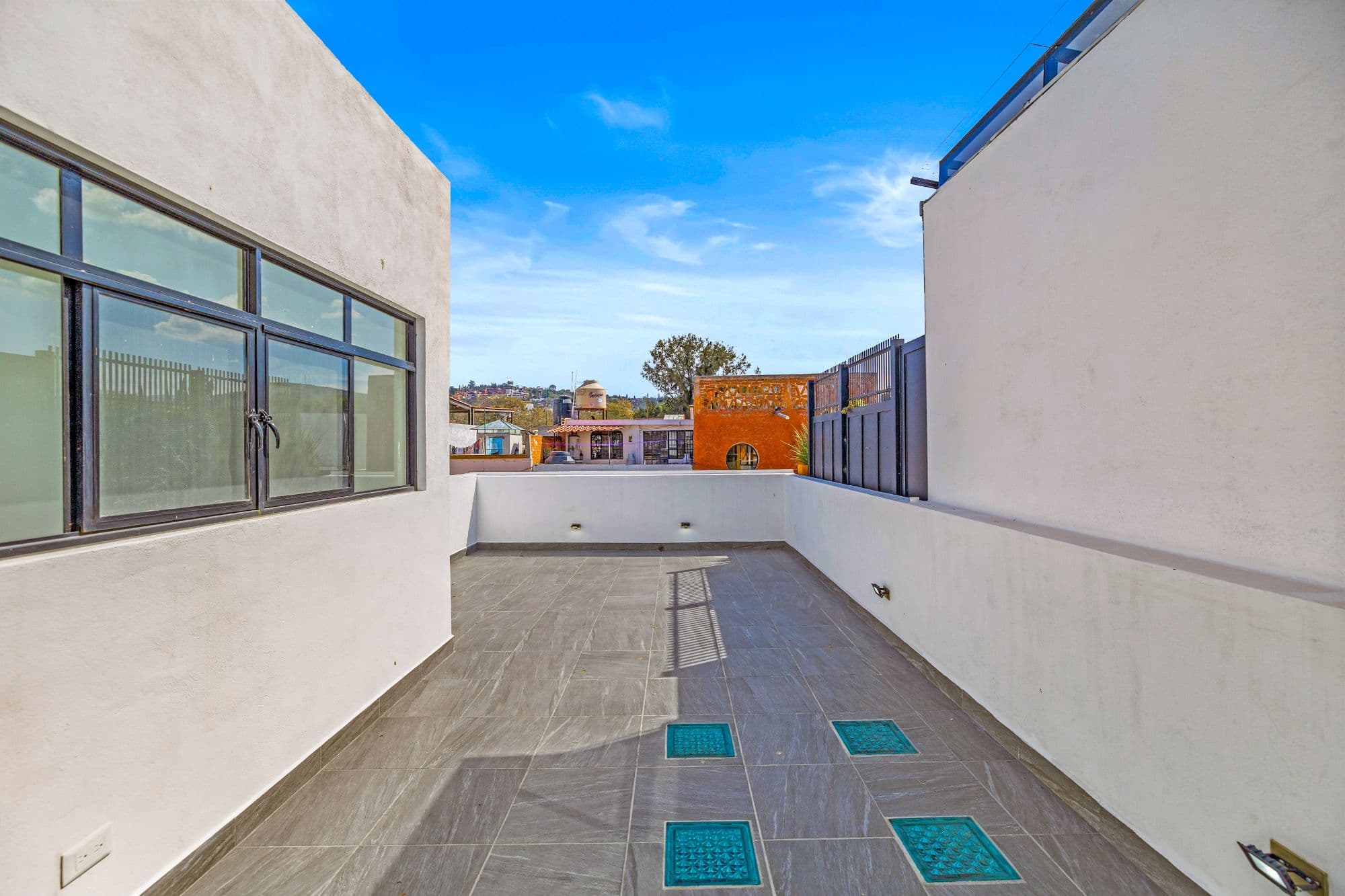 Casa Margarito — Guadalupe, San Miguel de Allende — photo 18 — expansive rooftop terrace with panoramic views