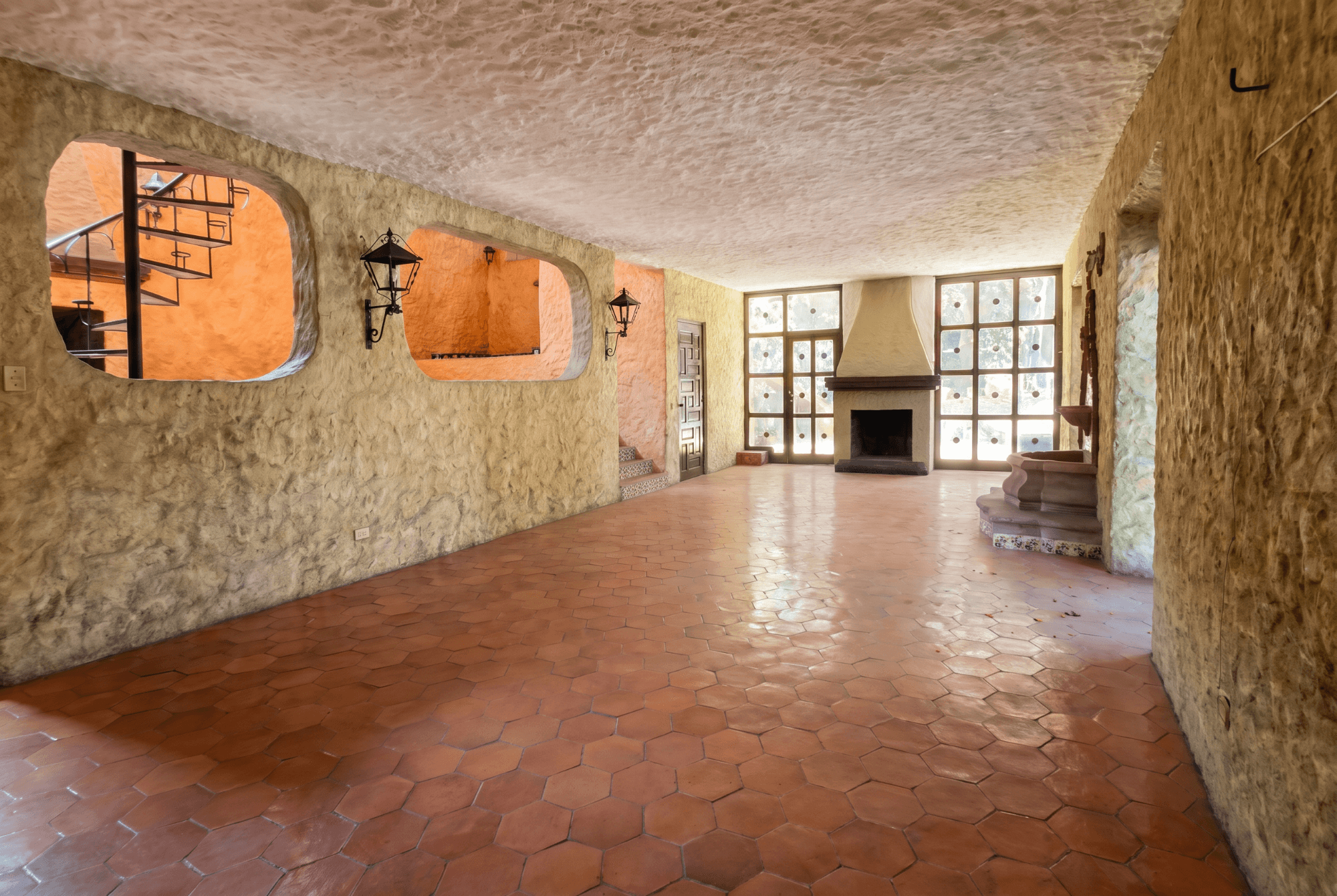 Casa Salida a Qro. — San Miguel de Allende Centro, San Miguel de Allende — photo 8 — rustic elegance meets abundant natural light