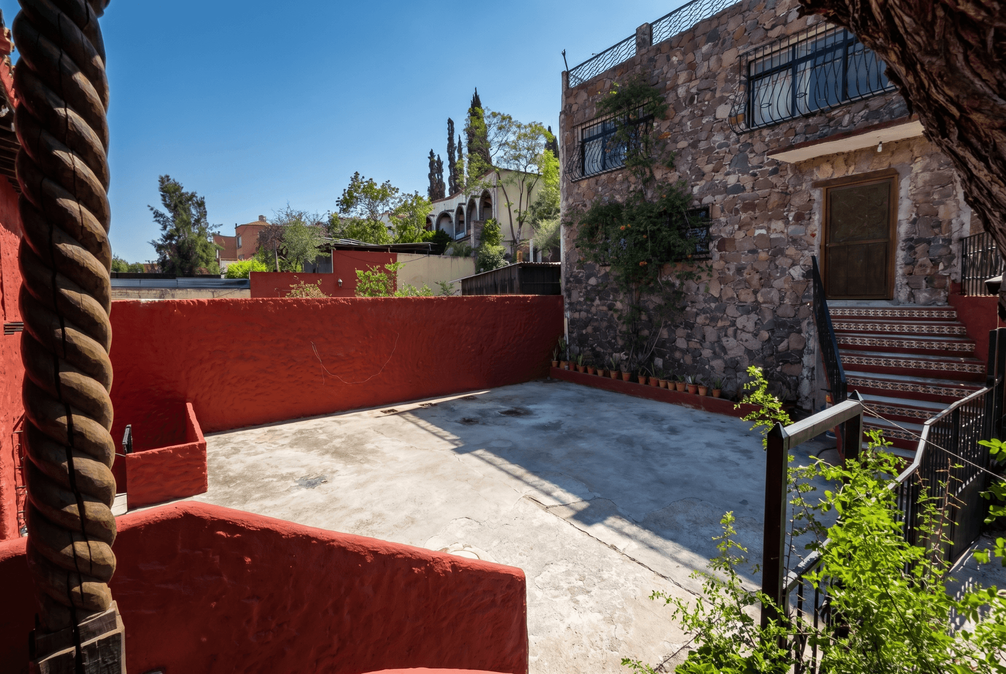 Casa Salida a Qro. — San Miguel de Allende Centro, San Miguel de Allende — photo 6 — sunlit courtyard, authentic colonial charm