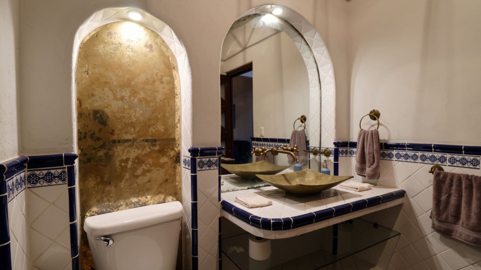 Casa Cocuchas — San Antonio, San Miguel de Allende — photo 13 — luxurious spa-inspired ensuite retreat