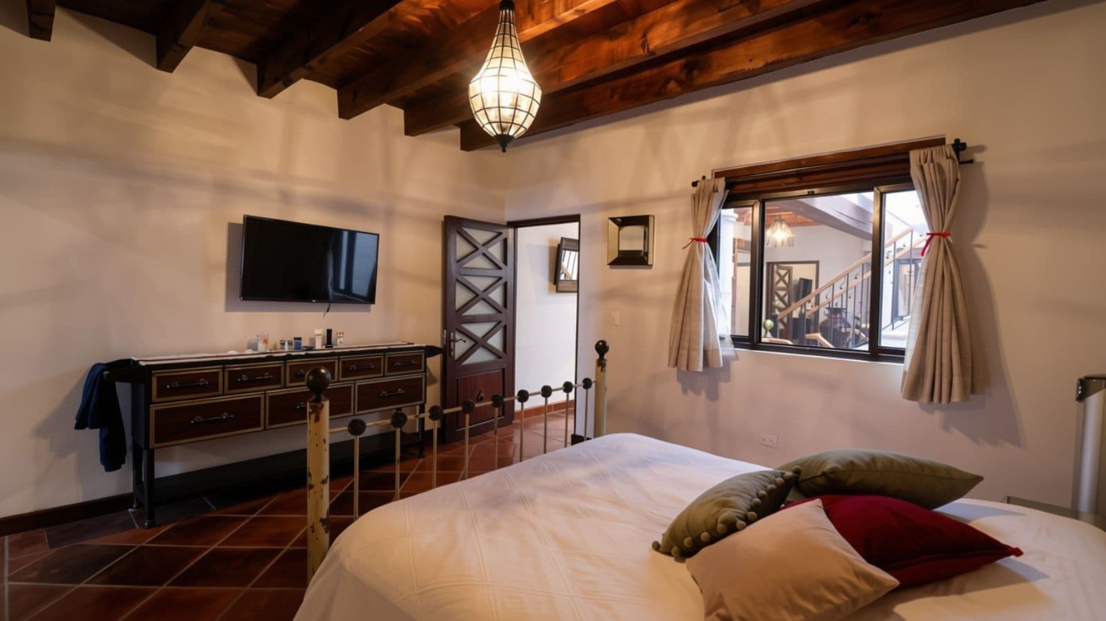 Casa Cocuchas — San Antonio, San Miguel de Allende — photo 20 — rustic elegance meets modern comfort