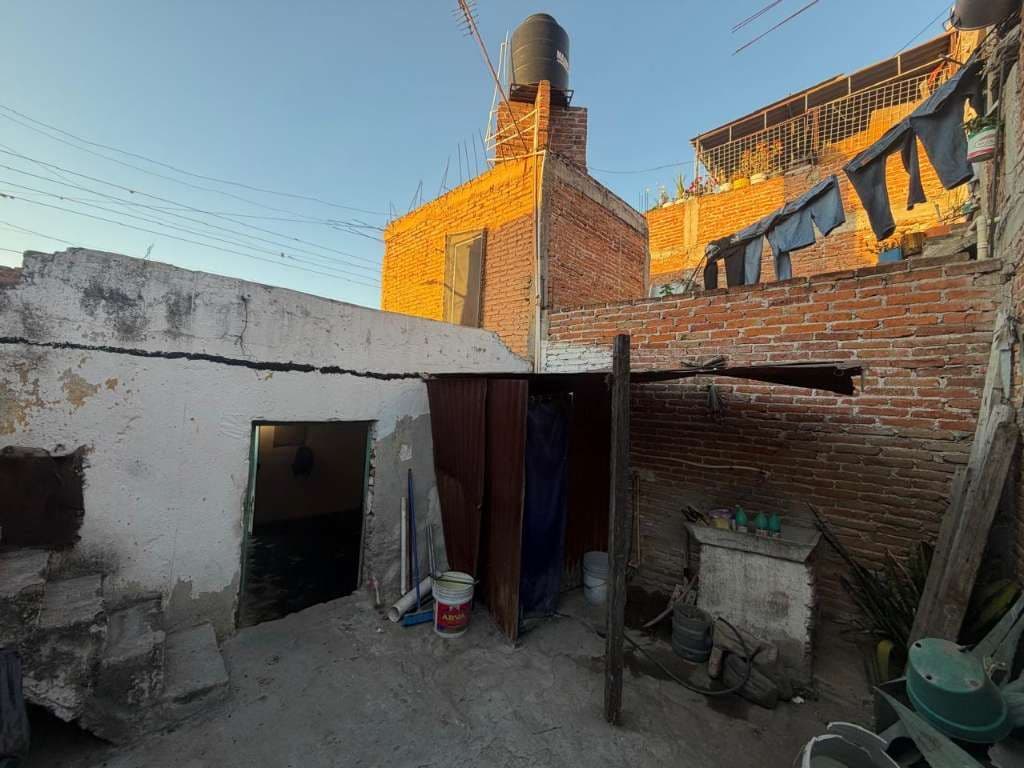 CASA AMARILLA — San Antonio, San Miguel de Allende — photo 2 — rustic courtyard with golden light potential