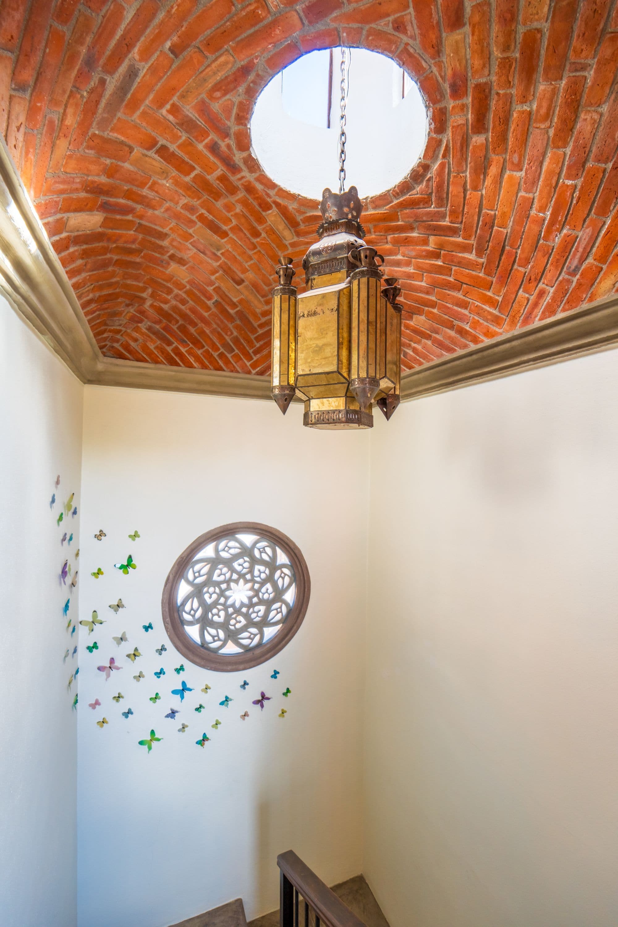 Casa Leslie — San Antonio, San Miguel de Allende — photo 14 — soaring brick dome, artisanal charm