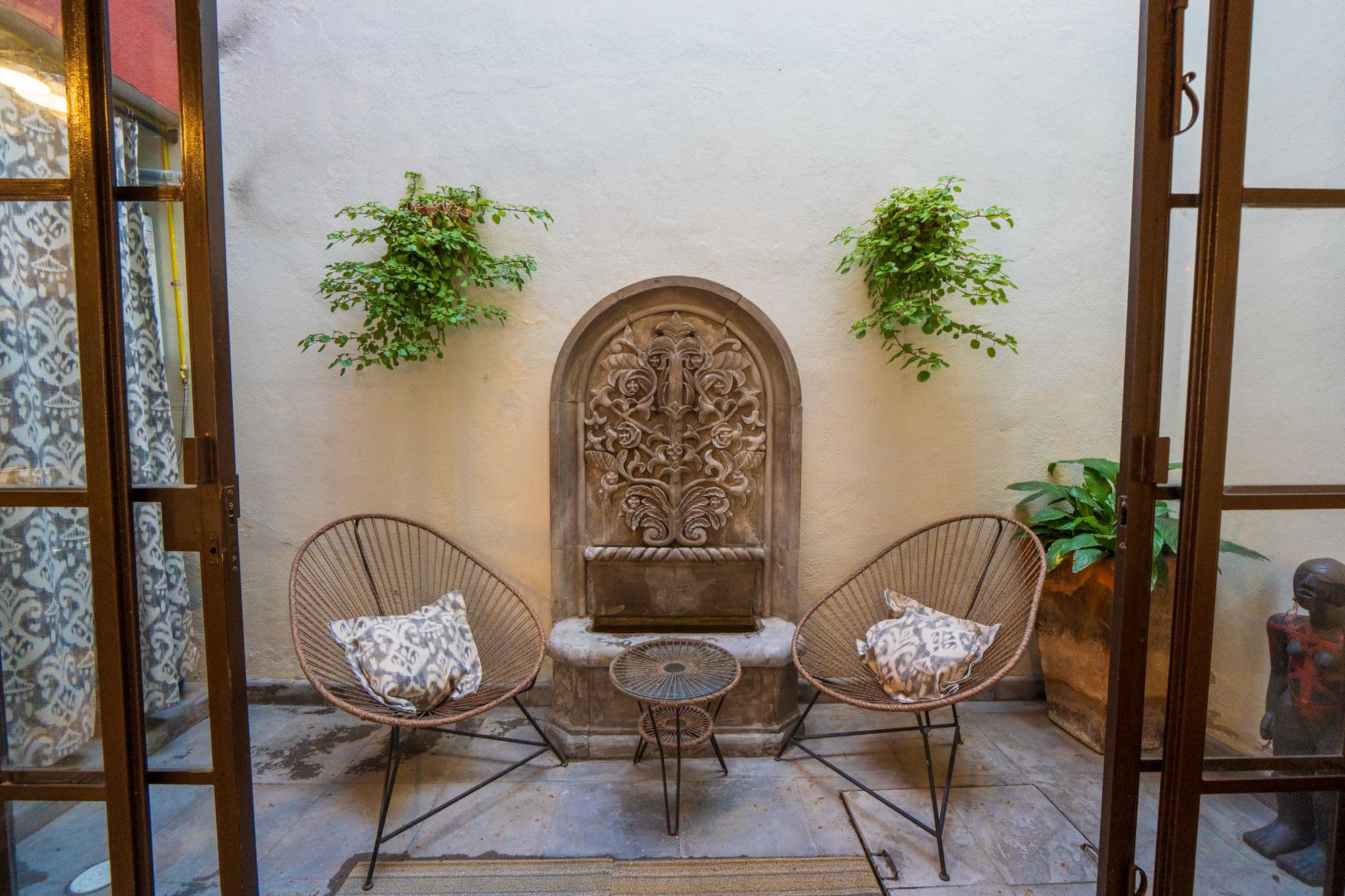 Casa Leslie — San Antonio, San Miguel de Allende — photo 7 — serene courtyard oasis, carved fountain elegance