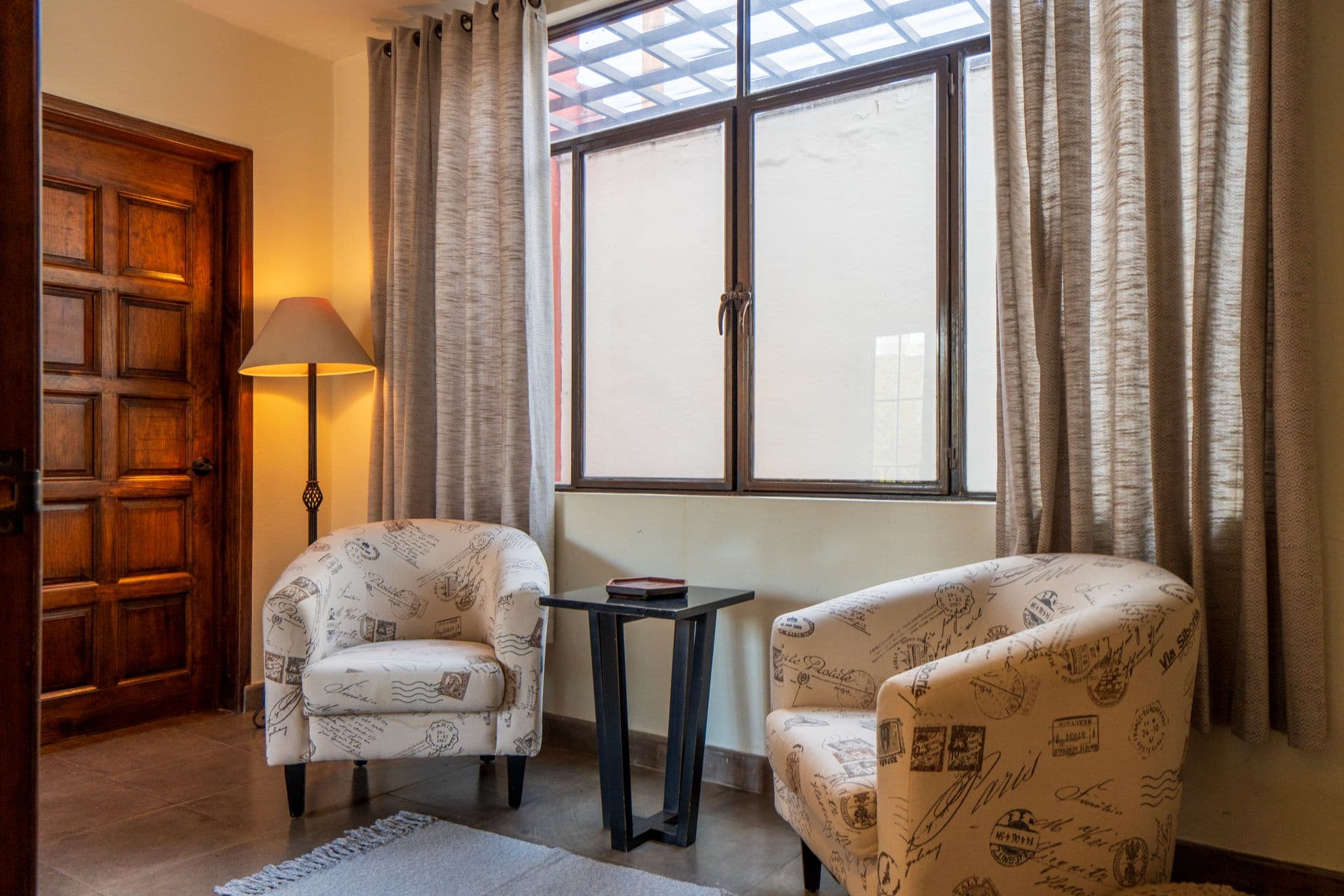 Casa Leslie — San Antonio, San Miguel de Allende — photo 13 — sun-drenched reading room, timeless elegance