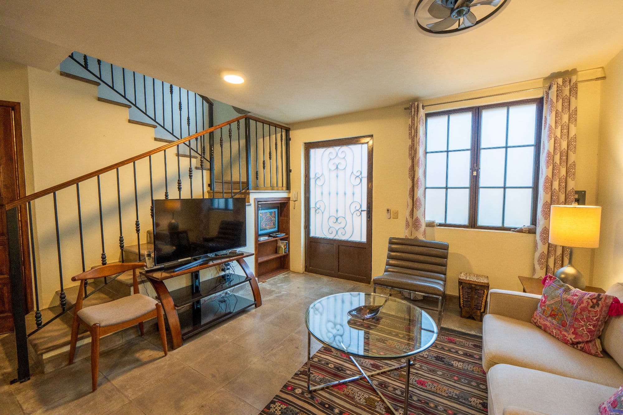 Casa Leslie — San Antonio, San Miguel de Allende — photo 5 — sun-drenched loft with soaring ceilings