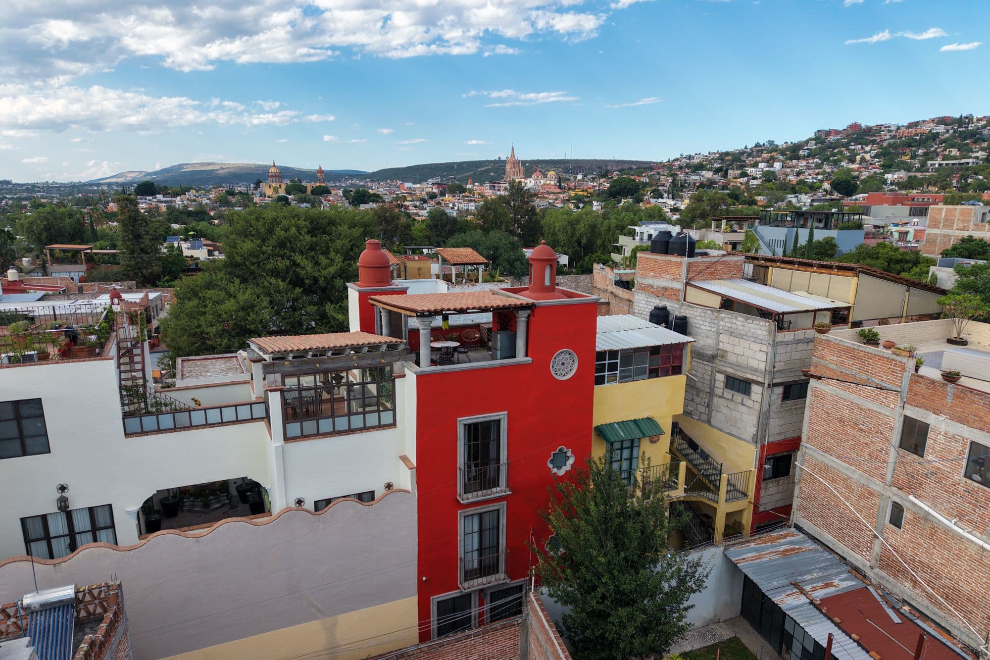 Casa Leslie — San Antonio, San Miguel de Allende — photo 25 — vibrant colonial charm, panoramic mountain vistas