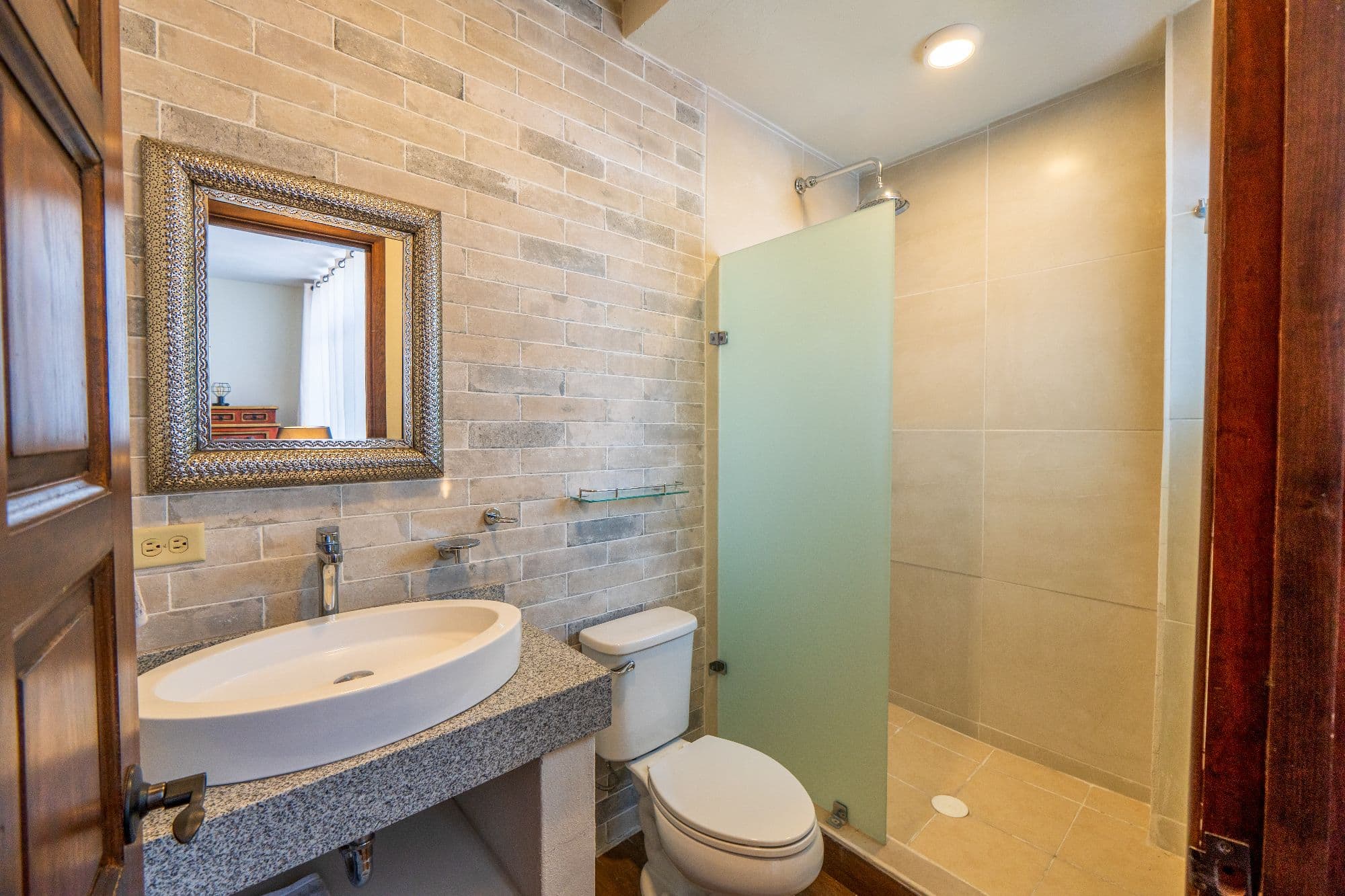 Casa Leslie — San Antonio, San Miguel de Allende — photo 13 — spa-inspired ensuite with artisanal finishes