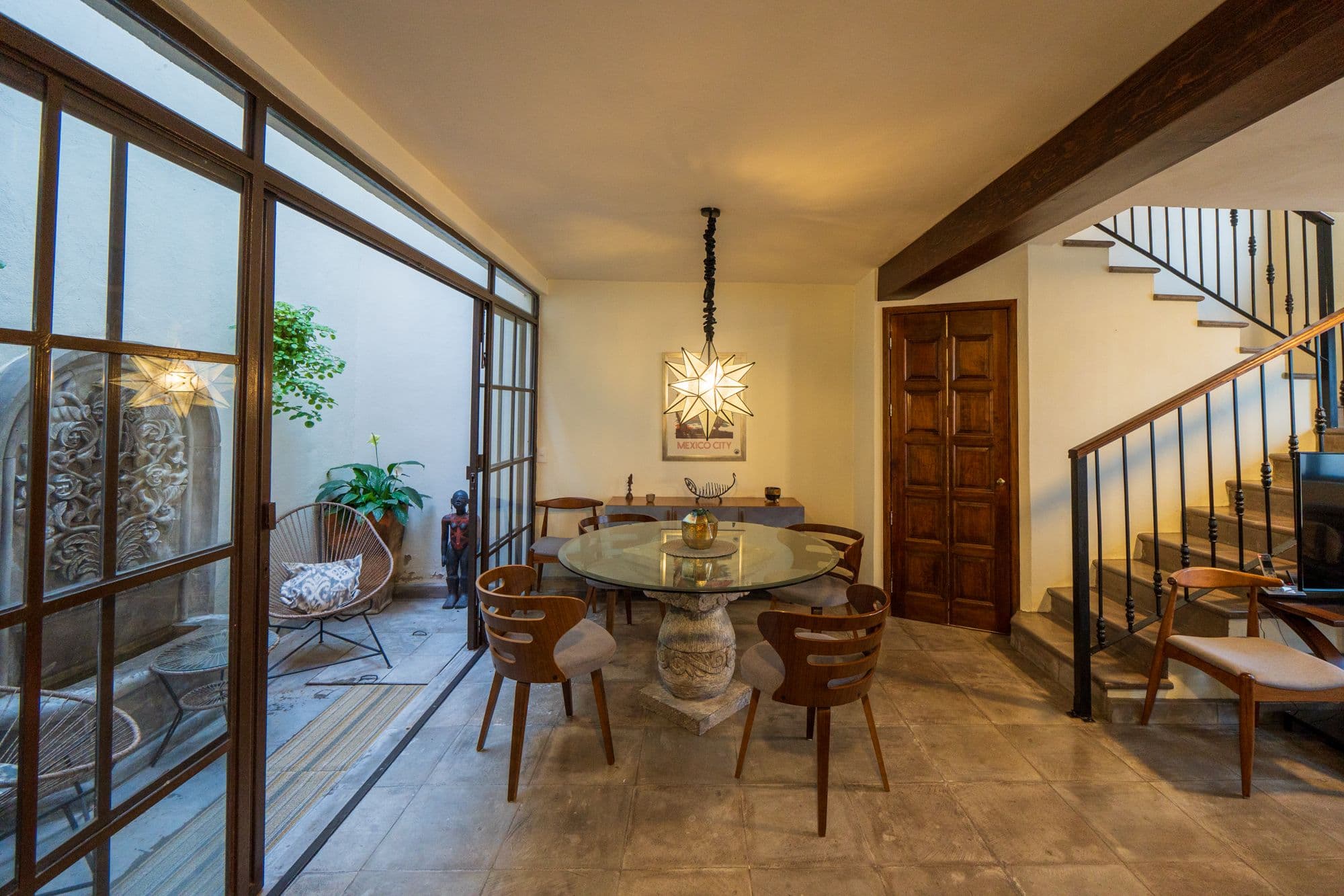 Casa Leslie — San Antonio, San Miguel de Allende — photo 4 — luminous dining room, artisanal charm
